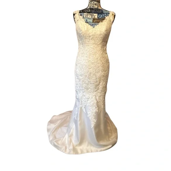 Essense of Australia Wedding Dress Sz 10 - Picture 2 of 13